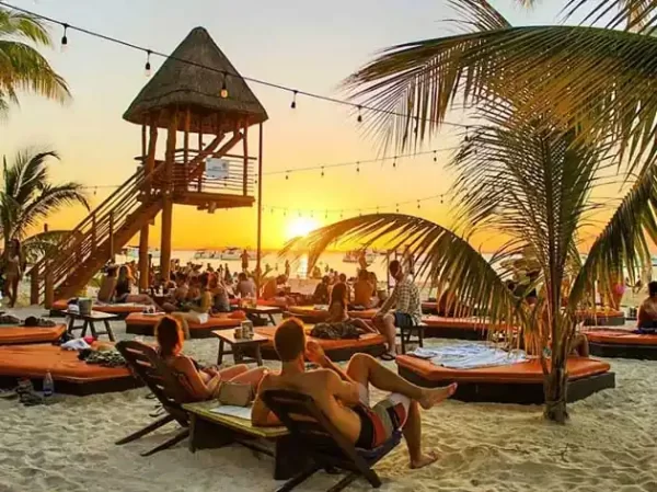 ▷ Best Beach Clubs Isla Mujeres | Riviera Maya Mexico